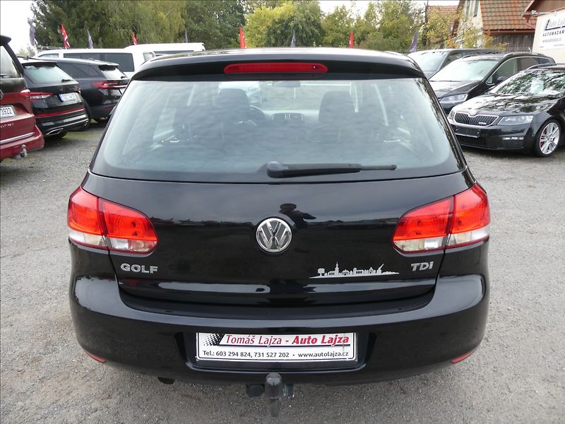 Volkswagen Golf 1,6 TDi 77kW serviska, závěs - fotka 8 z 43