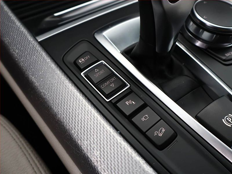 BMW X5 (2017) xDrive30d - fotka 18 z 26