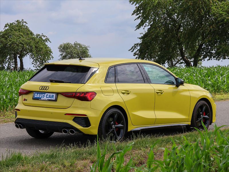 Audi S3 2,0 TSI 228 kW quattro Automat - fotka 6 z 38