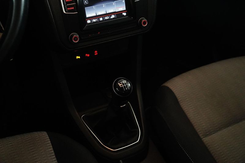 Volkswagen Caddy - fotka 21 z 24