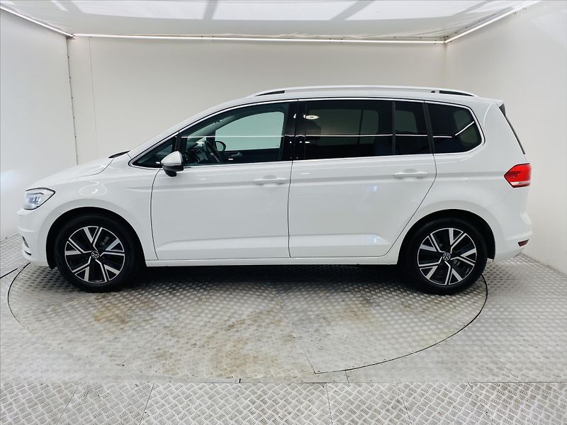 Volkswagen Touran 2,0 TDI DSG 110kW Highline - fotka 3 z 24
