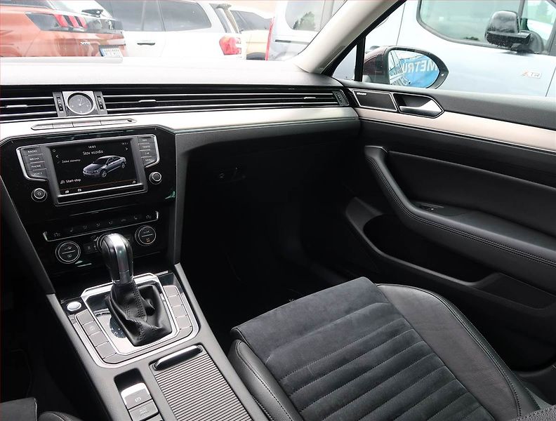 Volkswagen Passat (2016) Highline 2.0 TDI, Automat - fotka 8 z 21