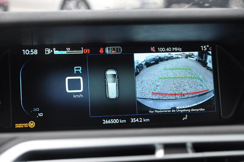 Citroën Grand C4 Picasso 1.6HDi 88kW Exclusive Automat - fotka 15 z 24