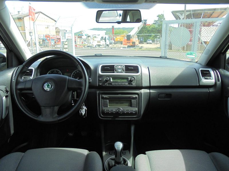 Škoda Fabia (2008) 1.9 TDI- DIGI A/C- WEBASTO - fotka 9 z 11