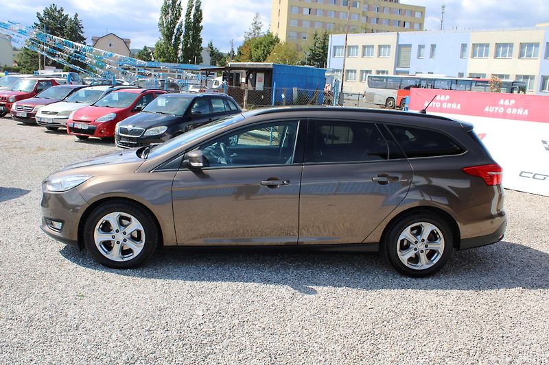 Ford Focus (2017) 1.0i KLIMA TEMPOMAT VÝHŘEV ALU - fotka 4 z 29