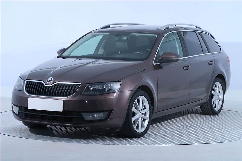 Škoda Octavia (2016) 1.6 TDI, Automat, Navi, Xenony - fotka 2 z 25