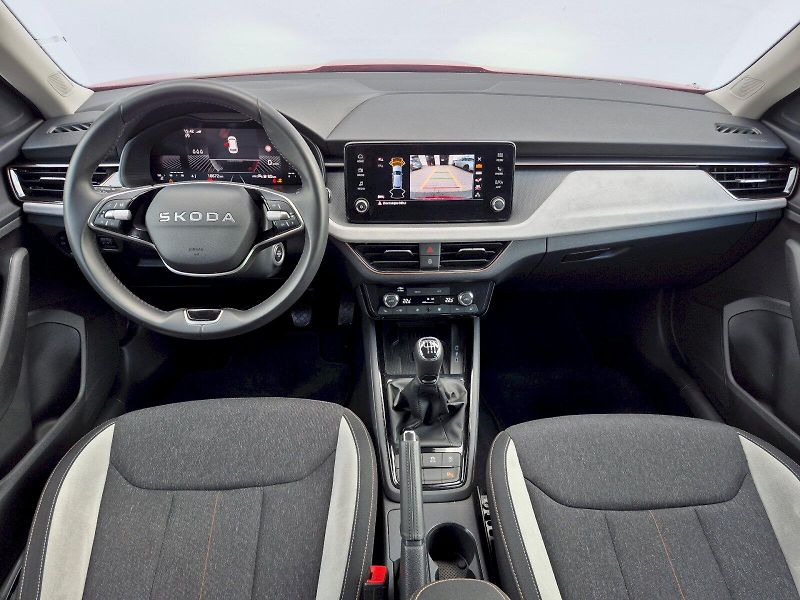 Škoda Kamiq (2025) Top Selection 1.5 TSI 110kW - fotka 5 z 27