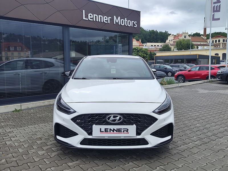 Hyundai i30 1.5 T-GDI/117kW N-Line DCT - fotka 2 z 32