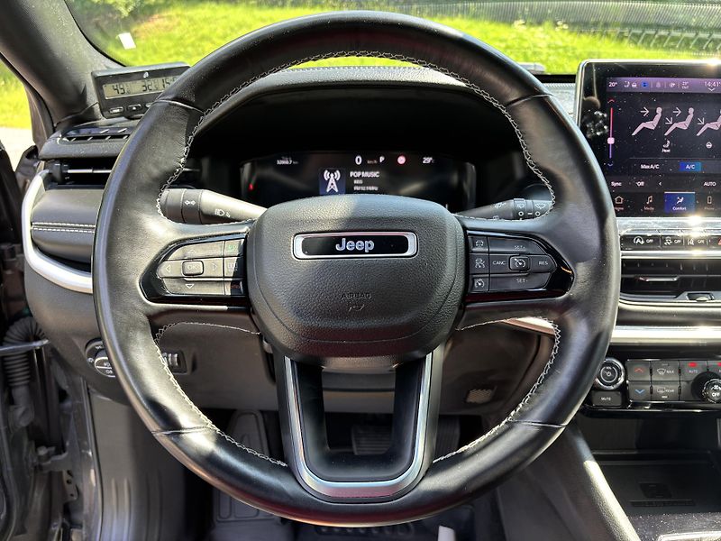 Jeep Compass (2022)  1.3 T-GDI Servis Knih 80th ČR - fotka 26 z 42