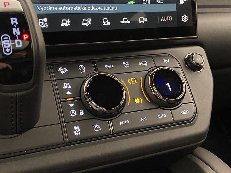 Land Rover Defender (2026) P635 OCTA BLACK AWD - fotka 68 z 77
