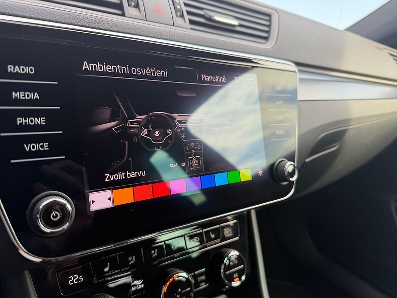 Škoda Superb Sportline  2,0TSI 140kW DSG - fotka 15 z 21