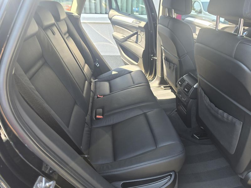 BMW X6 40D X Drive  - fotka 9 z 19