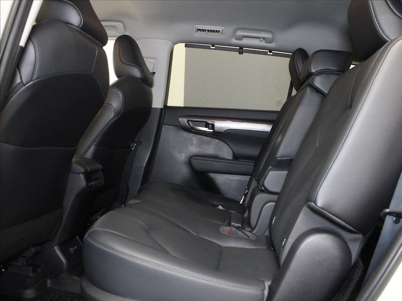 Toyota Highlander 2,5 Hybrid Exclusice 7-m. DPH - fotka 7 z 22