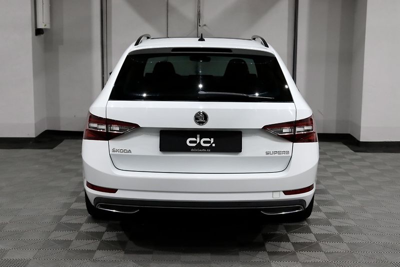 Škoda Superb 3 2.0 TSI 162 kW DSG Sportline - fotka 7 z 48