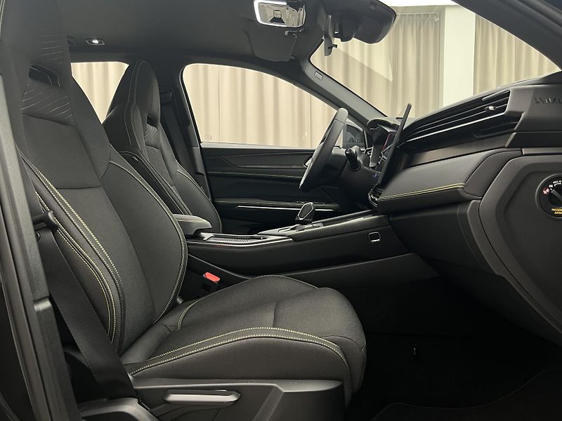 Lynk & Co 01 CORE PHEV AUT CZ 1.maj - fotka 18 z 48