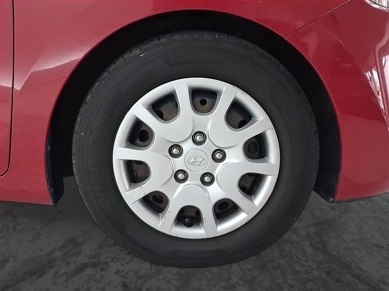 Hyundai i30 (2015) 1.6 MPI - fotka 14 z 19