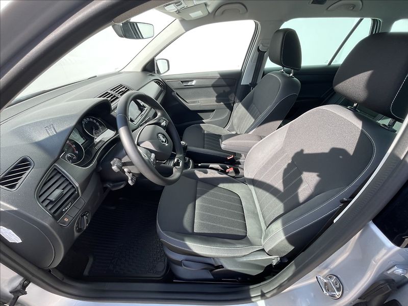 Škoda Fabia 1,0 TSI Combi Style Plus ACC - fotka 4 z 23
