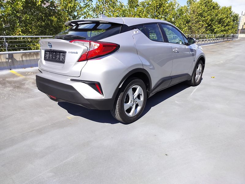Toyota C-HR 1.8 hybrid business, navigace - fotka 7 z 27