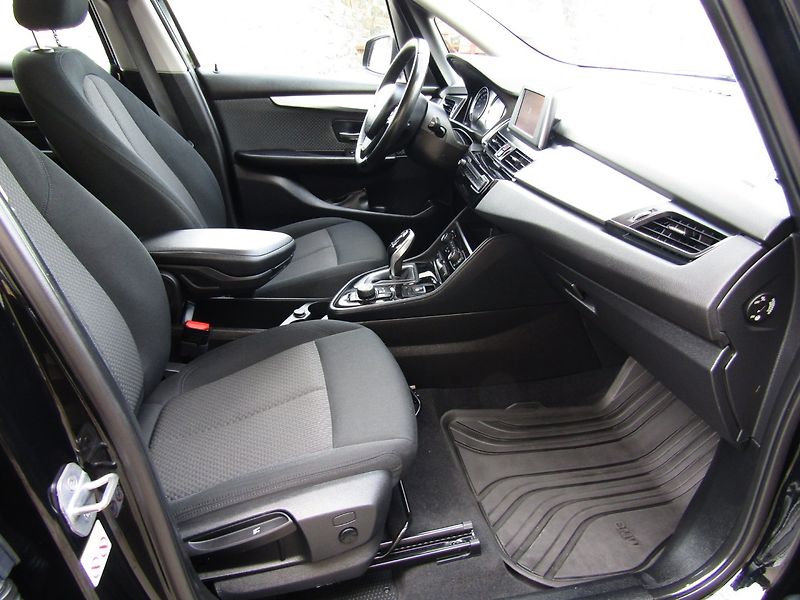 BMW Řada 2 (2019) GT 216D AUTOMAT - fotka 27 z 37
