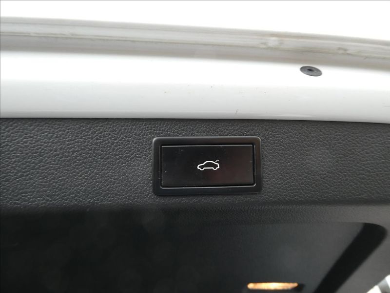 Škoda Superb 2,0 TDI 140kW 4x4 DSG Laurin&K - fotka 23 z 56