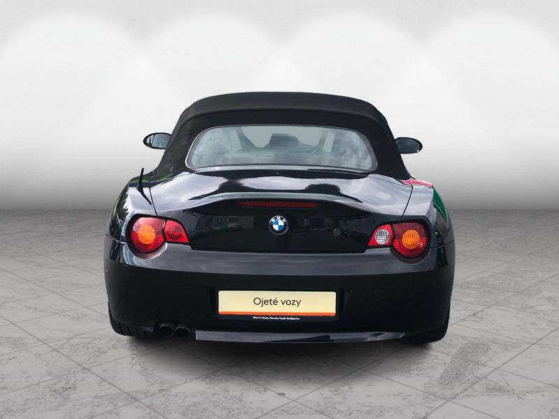 BMW Z4 3.0i - fotka 9 z 29