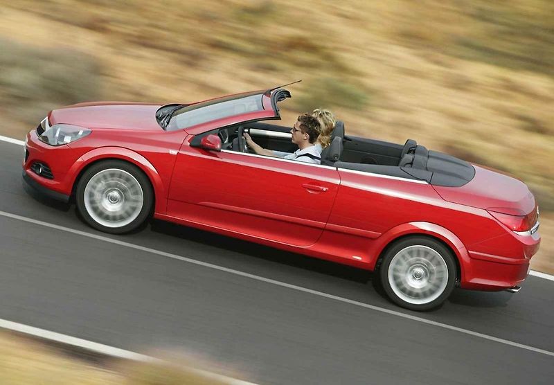 Opel Cascada se hodí třeba na výjižďky k vodě.