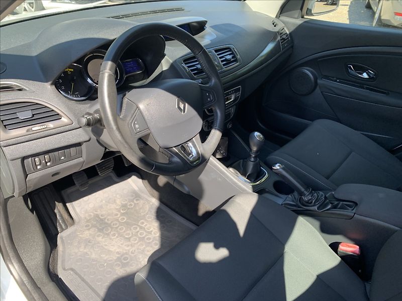 Renault Mégane 1,5 DCi ČR,SERVISKA - fotka 9 z 18