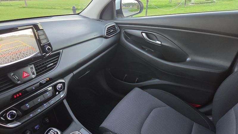 Hyundai i30 1.0 TGDI 120 Comfort, CZ, DPH - fotka 20 z 27
