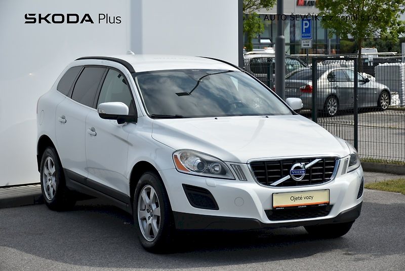 Volvo XC60 (2012) 2.4 D5 120kw 4x4 - fotka 11 z 20