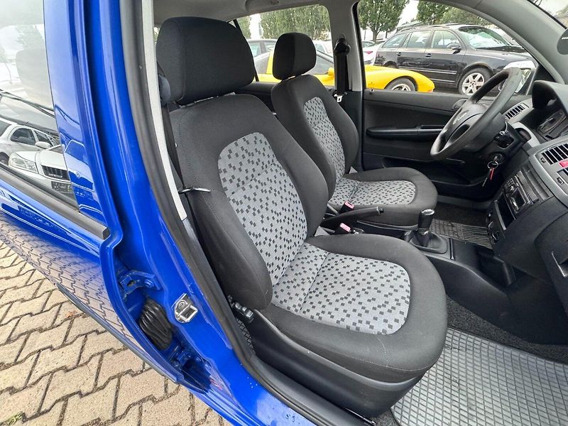 Škoda Fabia (2005) 1,2 HTP 40 KW STK - fotka 34 z 47