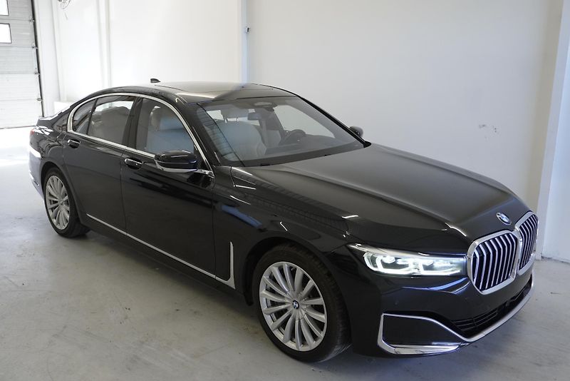BMW Řada 7 (2020) 750I 4,4 XDRIVE STEPTRONIC - fotka 6 z 50