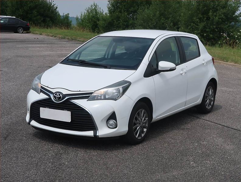 Toyota Yaris (2017) 1.33 Dual VVT-i, Serv.kniha - fotka 2 z 12