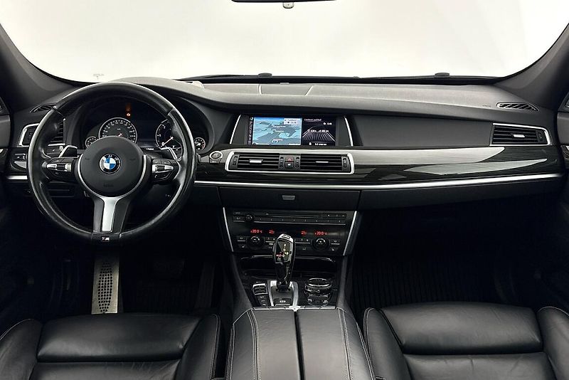 BMW Řada 5 535xdGT - fotka 14 z 24