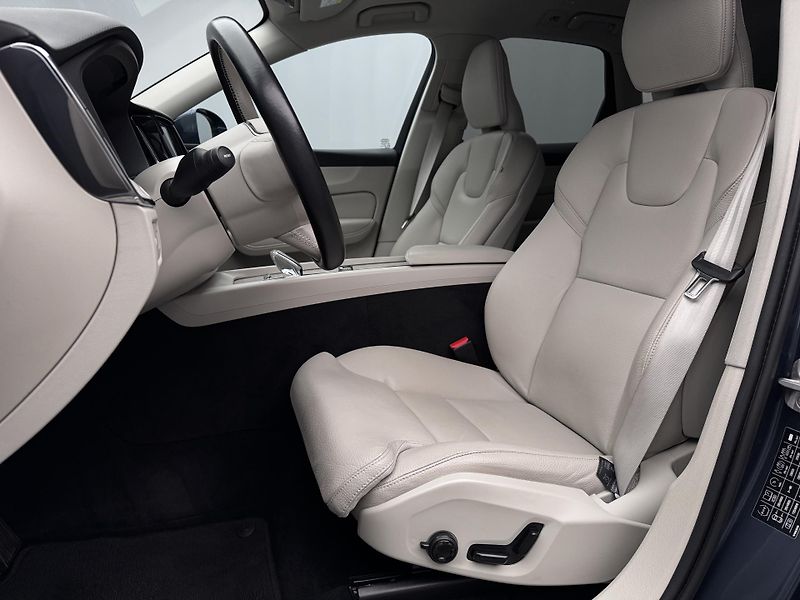 Volvo XC60 B4 AWD BRIGHT PLUS CZ 1.maj - fotka 4 z 45