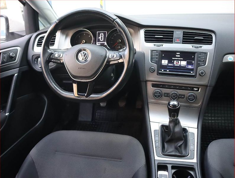 Volkswagen Golf (2016) 1.6 TDI, 4X4, Serv.kniha - fotka 7 z 18