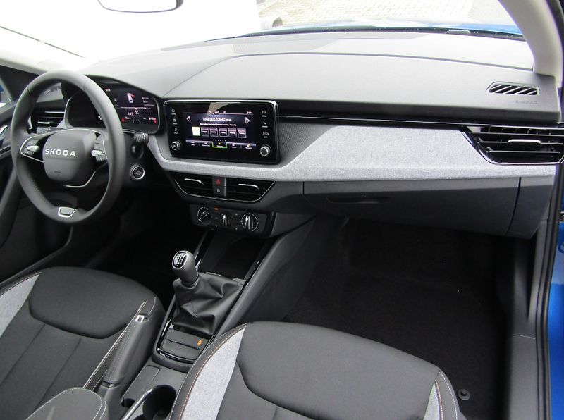 Škoda Scala (2025) Selection 1.0 TSI 85 kW - fotka 20 z 30