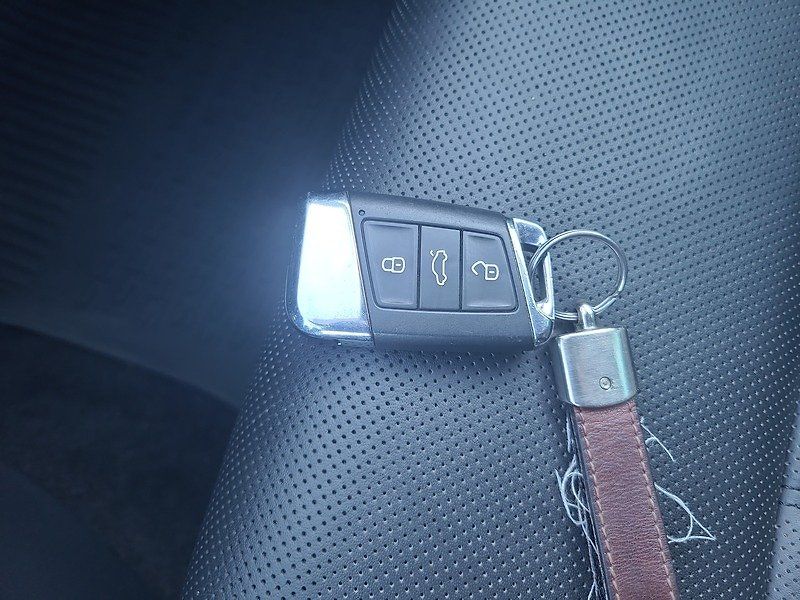 Škoda Superb Combi 2.0 TDI DSG - fotka 68 z 69