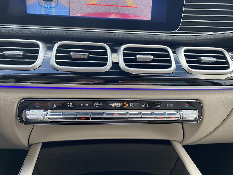 Mercedes-Benz GLE GLE 300 d 4MATIC AMG - fotka 26 z 28