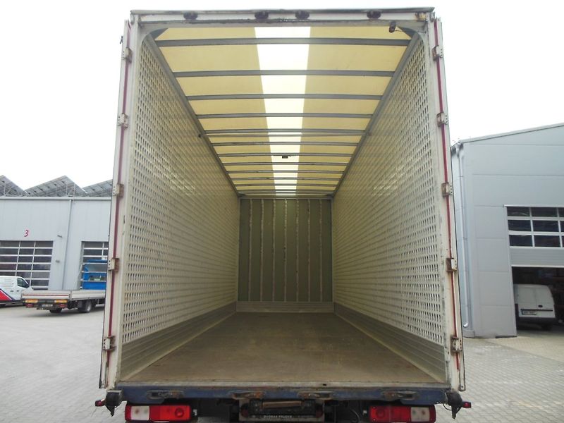 Renault Trucks T T460, Šatní skříň - fotka 12 z 29