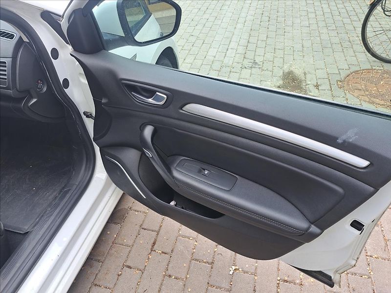 Renault Mégane 1,6 i LPG - fotka 37 z 37