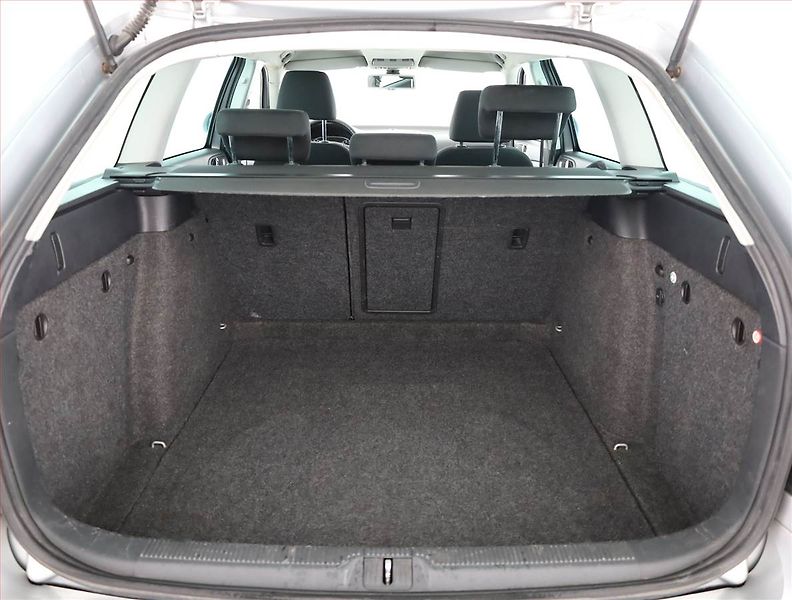 Škoda Octavia (2011) 1.6 TDI, nová STK, jezdí dobře - fotka 12 z 13