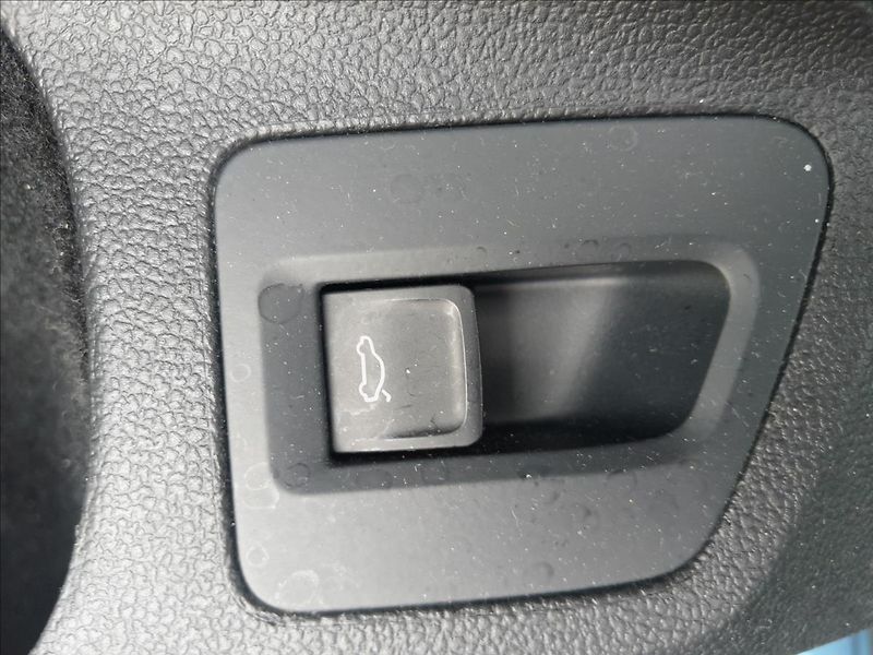 Volkswagen Passat Variant 2.0 TDI 110KW - fotka 22 z 59