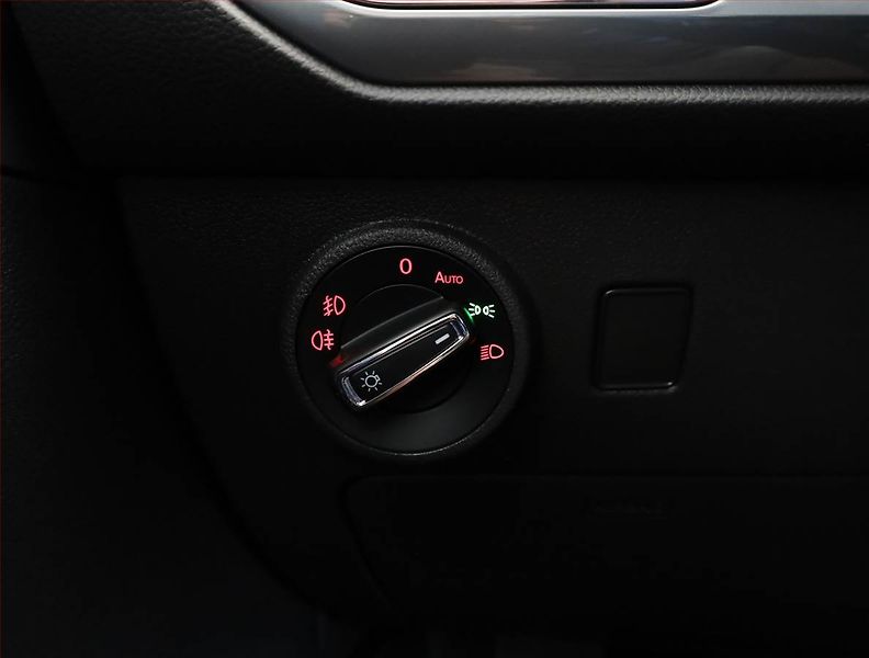 Seat Ateca (2019) 1.6 TDI, Automat, Navi - fotka 16 z 19