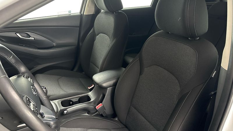 Hyundai i30 1.5 T-GDI Smart Kombi - fotka 14 z 23