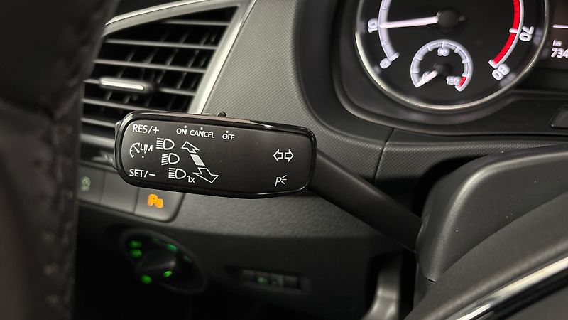 Škoda Fabia 1.0 TSI Ambition Combi - fotka 14 z 23