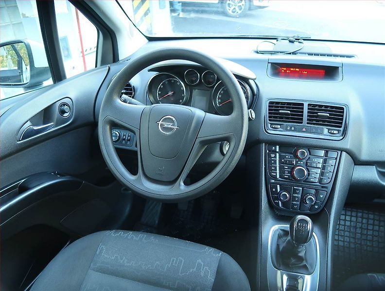 Opel Meriva (2014) 1.4 i - fotka 7 z 14