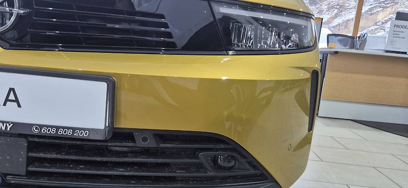 Opel Astra Edition HB 1.2 TURBO (96kW/130 - fotka 29 z 32