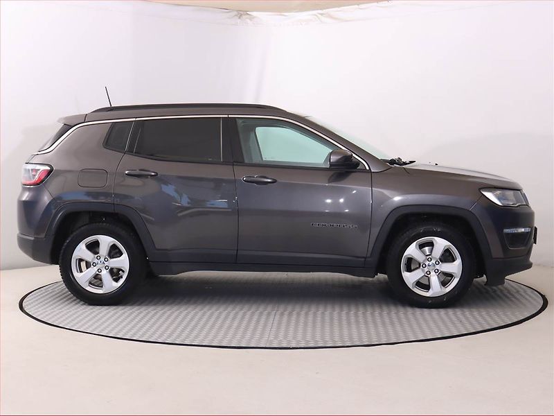 Jeep Compass (2020) 1.4 MultiAir, Serv.kniha - fotka 6 z 22