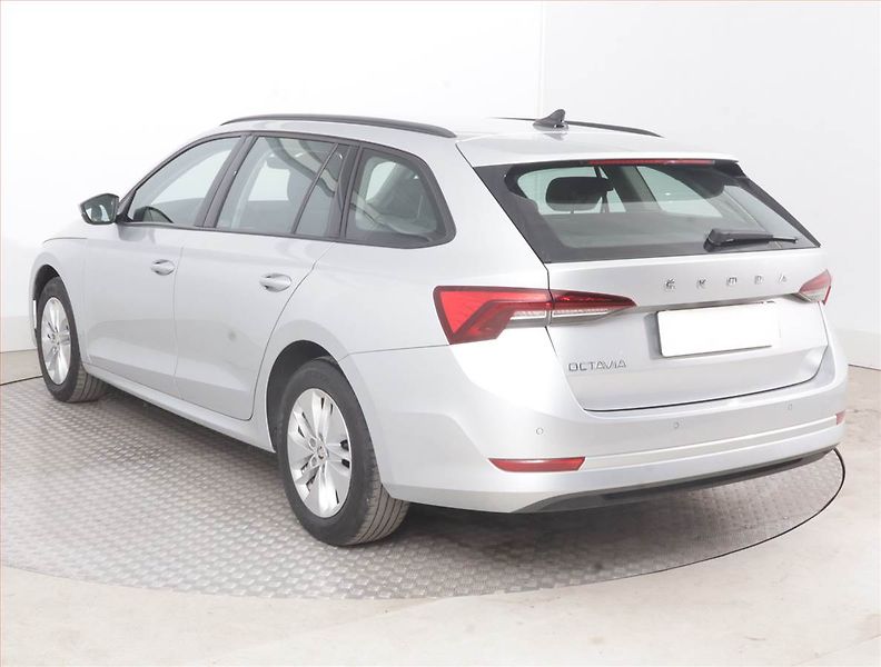 Škoda Octavia (2022) Ambition 2.0 TDI, ČR,1.maj - fotka 4 z 15