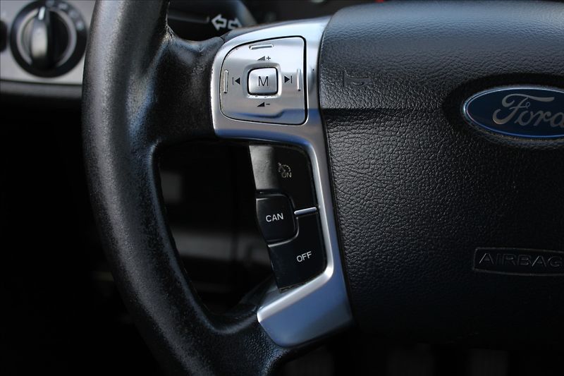 Ford S-MAX 2,0 TDCi  TAŽNÉ - fotka 14 z 23